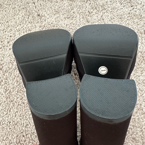 BNWOT Womens Platform Chunky High Block Heels Ankle Strap Buckles (7) - Picture 10 of 11